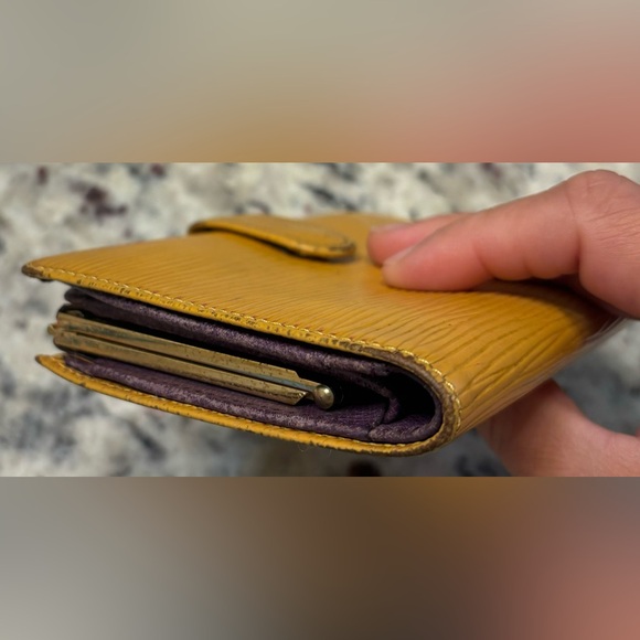 Authentic LV EPI Kisslock leather wallet (yellow color/purple interior) - Picture 8 of 17